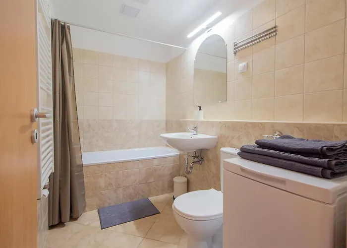 شقة Corvin Modern With Ac, Parking بودابست